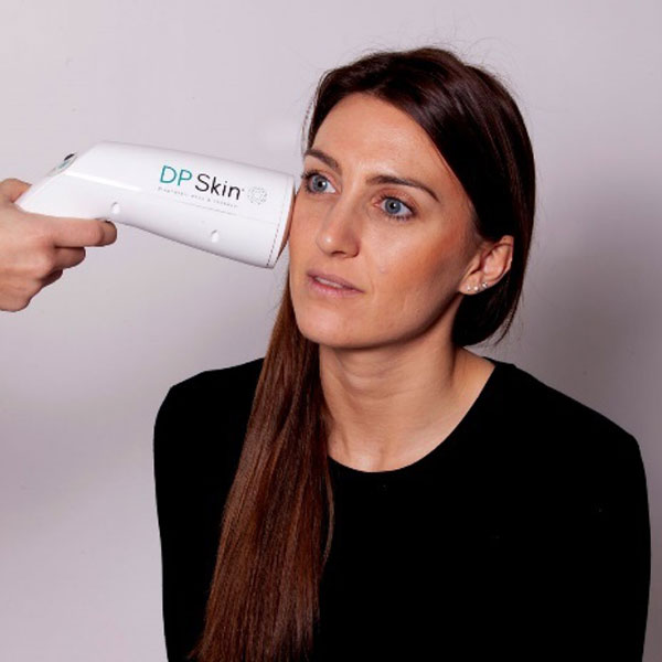 diagnostic de l'état du film hydrolipidique avec l'analyseur de peau DP Skin