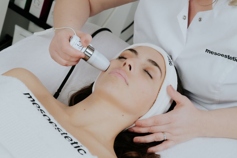 application de cosmétiques par électrophoroporation