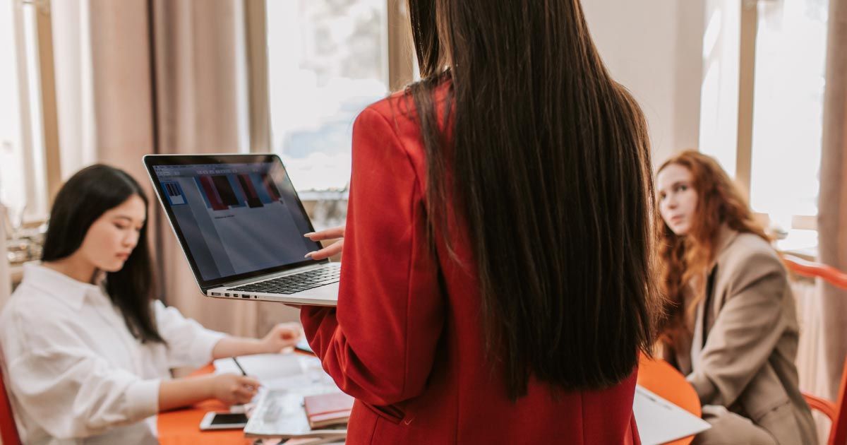 réunion d'équipe institut de beauté